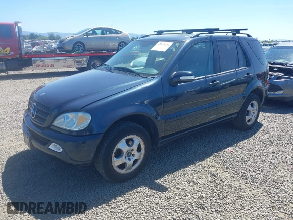 2002 Mercedes-Benz M 320/430/500 с VIN 4JGAB54EX2A340282, выставлен на аукционе IAAI как лот 42237129 с пробегом 179 374 миль миль и . История ставок и продаж доступна на DreamBid. Изображение 2.