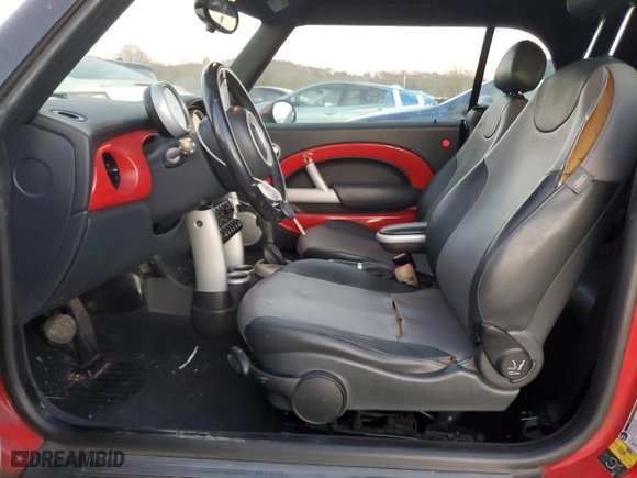 2006 MINI Cooper Convertible with VIN WMWRF33526TG13985, listed as a Copart auction lot 81757124 with 181,941 mi miles and Salvage Title. Bid and sale history available at carsss.com. Image 7.