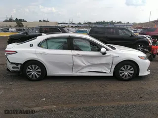 2020 Toyota Camry Hybrid LE with VIN 4T1C31AK2LU518579, listed as a IAAI auction lot 39981154 with 115,005 mi miles. Bid and sale history available at carsss.com. Image 14.