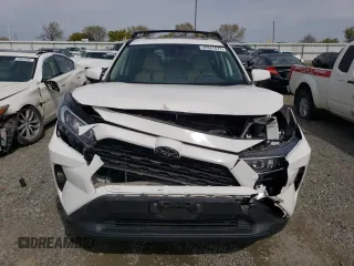 2019 Toyota RAV4 XLE with VIN 2T3P1RFV4KW082946, listed as a Copart auction lot 49841075 with 80,637 mi miles and Salvage Title. Bid and sale history available at carsss.com. Image 5.