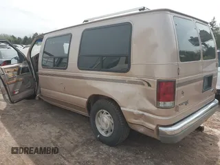 1996 Ford Econoline Cargo z VIN 1FDEE14H2THB68737, wystawiony jako IAAI lot #41919471 z przebiegiem Nie podano mil oraz . Historia ofert i sprzedaży dostępna na DreamBid. Obrazek 3.