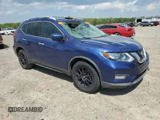 2017 Nissan Rogue SV z VIN KNMAT2MT4HP558206, wystawiony jako Copart lot #52620485 z przebiegiem Nie podano mil oraz Nie do naprawy. Historia ofert i sprzedaży dostępna na DreamBid. Obrazek 4.