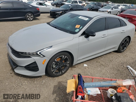 2022 Kia K5 GT-Line z VIN 5XXG64J2XNG149610, wystawiony jako Copart lot #55333245 z przebiegiem Nie podano mil oraz Szkoda całkowita • Salvage title. Historia ofert i sprzedaży dostępna na DreamBid. Obrazek 1.