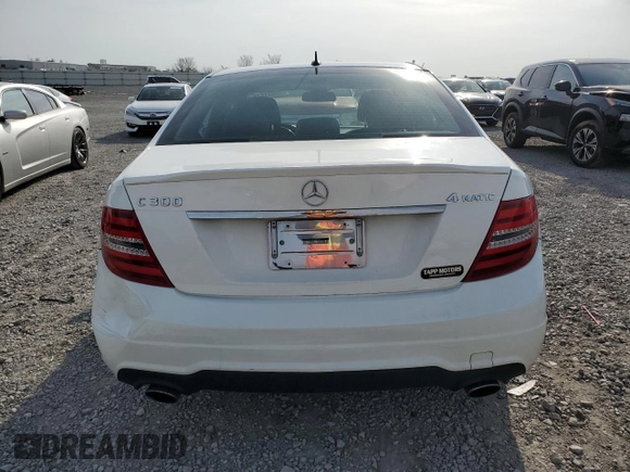 2013 Mercedes-Benz C 300 Sport z VIN WDDGF8AB8DR264537, wystawiony jako Copart lot #53031875 z przebiegiem 92 735 mil mil oraz Szkoda całkowita • Salvage title. Historia ofert i sprzedaży dostępna na DreamBid. Obrazek 6.