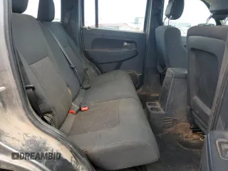 2012 Jeep Liberty Sport Latitude z VIN 1C4PJMAKXCW161928, wystawiony jako Copart lot #49835595 z przebiegiem 149 056 mil mil oraz Czysty tytuł • Clean title. Historia ofert i sprzedaży dostępna na DreamBid. Obrazek 10.