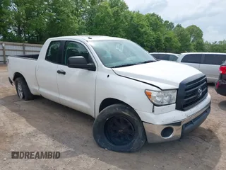 2012 Toyota Tundra z VIN 5TFRY5F1XCX122860, wystawiony jako IAAI lot #42147133 z przebiegiem 282 687 mil mil oraz . Historia ofert i sprzedaży dostępna na DreamBid. Obrazek 1.