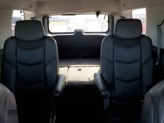 2019 Cadillac Escalade Luxury z VIN 1GYS4BKJXKR389513, wystawiony jako Copart lot #53869495 z przebiegiem 98 892 mil mil oraz Szkoda całkowita • Salvage title. Historia ofert i sprzedaży dostępna na DreamBid. Obrazek 10.