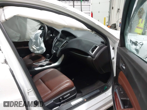 2016 Acura TLX with VIN 19UUB1F32GA015947, listed as a IAAI auction lot 41495180 with 101,789 mi miles. Bid and sale history available at carsss.com. Image 5.