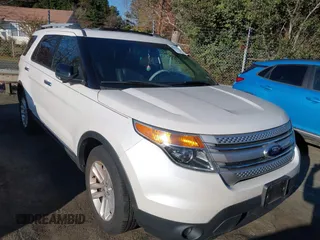 2014 Ford Explorer XLT with VIN 1FM5K7D87EGB50030, listed as a IAAI auction lot 40999068 with 110,455 mi miles. Bid and sale history available at carsss.com. Image 1.