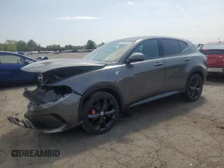 2024 Dodge Hornet R/T z VIN ZACPDFCW9R3A14547, wystawiony jako Copart lot #55454915 z przebiegiem 34 250 mil mil oraz Szkoda całkowita • Salvage title. Historia ofert i sprzedaży dostępna na DreamBid. Obrazek 1.