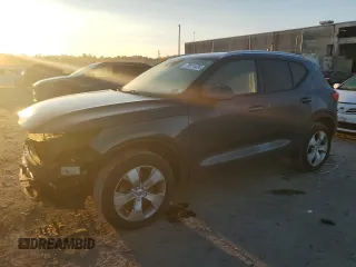 2021 Volvo XC40 Momentum z VIN YV4AC2HK4M2606812, wystawiony jako Copart lot #75911424 z przebiegiem 98 996 mil mil oraz Szkoda całkowita • Salvage title. Historia ofert i sprzedaży dostępna na DreamBid. Obrazek 1.