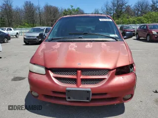 2000 Dodge Caravan SE with VIN 1B4GP44R7YB779226, listed as a Copart auction lot 56919784 with 202,679 mi miles and Salvage Title. Bid and sale history available at carsss.com. Image 5.