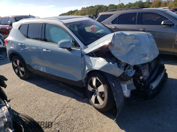 2019 Volvo XC40 Momentum z VIN YV4162XZ0K2004248, wystawiony jako Copart lot #67980802 z przebiegiem 69 296 mil mil oraz . Historia ofert i sprzedaży dostępna na DreamBid. Obrazek 4.