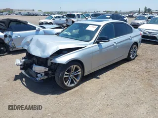 2014 BMW 3 Series 328i z VIN WBA3C1C54EK113086, wystawiony jako IAAI lot #42339836 z przebiegiem 68 259 mil mil oraz . Historia ofert i sprzedaży dostępna na DreamBid. Obrazek 2.