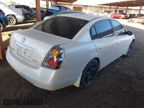 2004 Nissan Altima S with VIN 1N4AL11D54C125282, listed as a IAAI auction lot 41583316 with 180,866 mi miles. Bid and sale history available at carsss.com. Image 4.