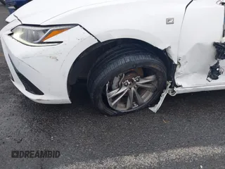 2020 Lexus ES 350 F Sport с VIN 58AGZ1B19LU053023, выставлен на аукционе IAAI как лот 42196802 с пробегом 100 306 миль миль и . История ставок и продаж доступна на DreamBid. Изображение 6.