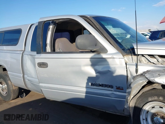 1998 Dodge 1500 z VIN 1B7HC13Y1WJ115002, wystawiony jako IAAI lot #41434924 z przebiegiem Nie podano mil oraz . Historia ofert i sprzedaży dostępna na DreamBid. Obrazek 14.