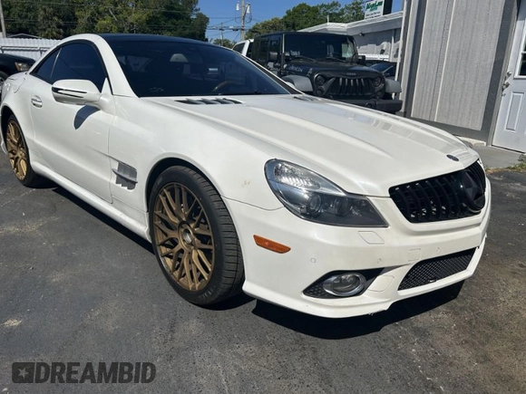 2012 Mercedes-Benz SL 550 z VIN WDBSK7BA5CF168279, wystawiony jako IAAI lot #42070913 z przebiegiem 130 820 mil mil oraz . Historia ofert i sprzedaży dostępna na DreamBid. Obrazek 1.