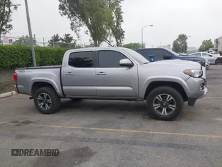 2016 Toyota Tacoma SR5 z VIN 3TMAZ5CN1GM014351, wystawiony jako IAAI lot #42357717 z przebiegiem 116 712 mil mil oraz . Historia ofert i sprzedaży dostępna na DreamBid. Obrazek 14.