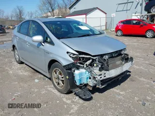 2011 Toyota Prius I with VIN JTDKN3DU0B0319068, listed as a IAAI auction lot 41972833 with 198,761 mi miles. Bid and sale history available at carsss.com. Image 1.