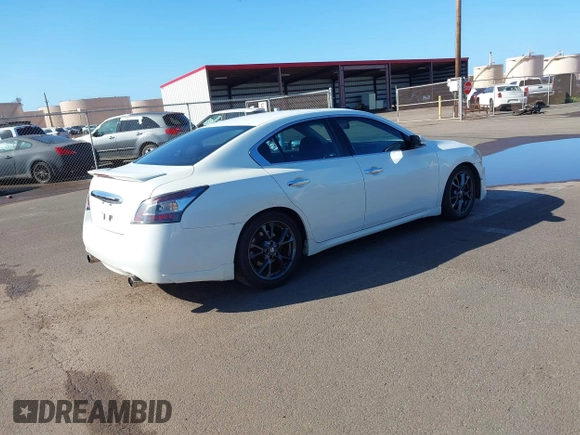 2014 Nissan Maxima SV z VIN 1N4AA5AP7EC475084, wystawiony jako IAAI lot #41624955 z przebiegiem 112 025 mil mil oraz . Historia ofert i sprzedaży dostępna na DreamBid. Obrazek 4.