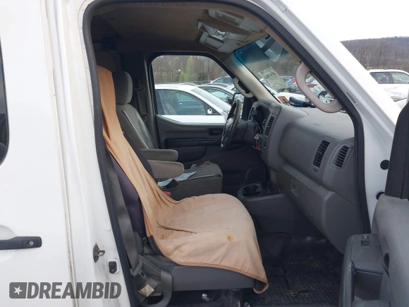 2014 Nissan NV S z VIN 1N6BF0KXXEN107999, wystawiony jako IAAI lot #40969864 z przebiegiem 161 431 mil mil oraz . Historia ofert i sprzedaży dostępna na DreamBid. Obrazek 5.