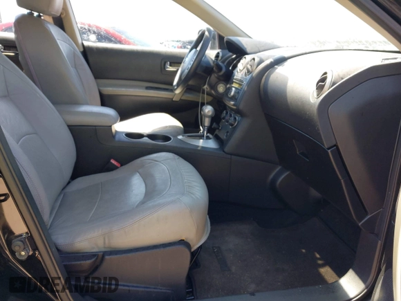 2011 Nissan Rogue SV with VIN JN8AS5MT4BW156398, listed as a IAAI auction lot 42027844 with 95,299 mi miles. Bid and sale history available at carsss.com. Image 5.