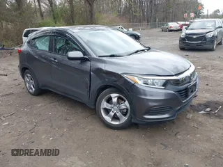 2022 Honda HR-V LX with VIN 3CZRU6H36NM725968, listed as a IAAI auction lot 42055401 with 58,525 mi miles. Bid and sale history available at carsss.com. Image 1.