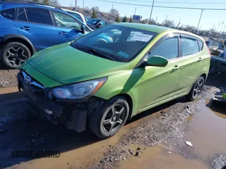 2013 Hyundai Accent GS z VIN KMHCT5AE9DU072191, wystawiony jako IAAI lot #41802024 z przebiegiem 52 491 mil mil oraz . Historia ofert i sprzedaży dostępna na DreamBid. Obrazek 18.
