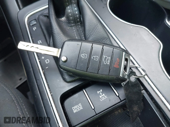 2016 Kia Sorento LX z VIN 5XYPGDA50GG112670, wystawiony jako IAAI lot #42170870 z przebiegiem 165 053 mil mil oraz . Historia ofert i sprzedaży dostępna na DreamBid. Obrazek 11.