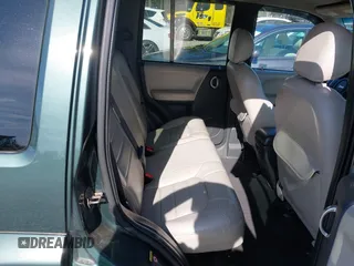 2002 Jeep Liberty Limited z VIN 1J8GL58KX2W327605, wystawiony jako IAAI lot #42217110 z przebiegiem 178 200 mil mil oraz . Historia ofert i sprzedaży dostępna na DreamBid. Obrazek 8.