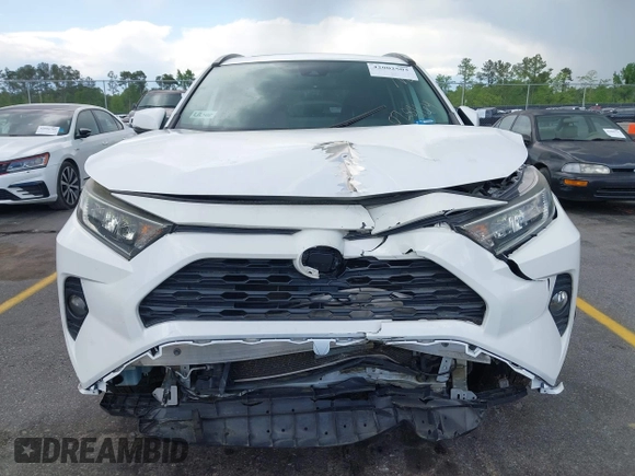 2019 Toyota RAV4 XLE with VIN 2T3W1RFV5KC028164, listed as a IAAI auction lot 42002503 with 79,346 mi miles. Bid and sale history available at carsss.com. Image 12.
