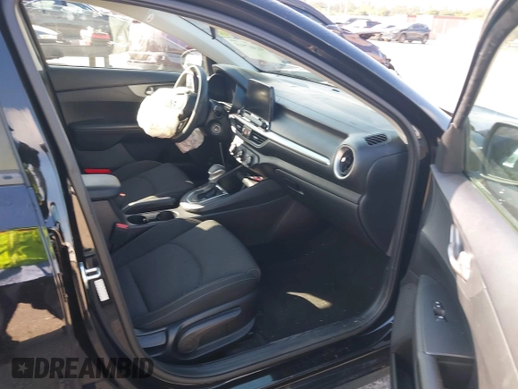 2021 Kia Forte FE z VIN 3KPF24AD6ME390032, wystawiony jako IAAI lot #41467915 z przebiegiem 43 654 mil mil oraz . Historia ofert i sprzedaży dostępna na DreamBid. Obrazek 5.
