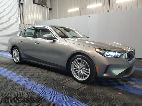 2024 BMW 5 Series 530i with VIN WBA43FJ03RCR71576, listed as a Copart auction lot 71856374 with 18,994 mi miles and Clean Title. Bid and sale history available at carsss.com. Image 4.