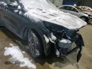 2022 Ford Escape SE z VIN 1FMCU9G68NUB61479, wystawiony jako Copart lot #44100645 z przebiegiem Nie podano mil oraz Szkoda całkowita • Salvage title. Historia ofert i sprzedaży dostępna na DreamBid. Obrazek 10.