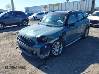 2024 MINI Countryman Cooper S with VIN WMZ83BR07R3R60405, listed as a IAAI auction lot 41882928 with 17,595 mi miles and . Bid and sale history available at DreamBid. Image 6.
