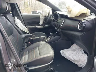 2020 Nissan Kicks SR z VIN 3N1CP5DV0LL542155, wystawiony jako IAAI lot #41997210 z przebiegiem 84 114 mil mil oraz . Historia ofert i sprzedaży dostępna na DreamBid. Obrazek 5.