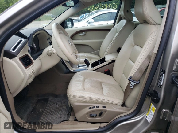 2011 Volvo XC70 3.2L z VIN YV4940BZ4B1105139, wystawiony jako Copart lot #60402415 z przebiegiem 182 404 mil mil oraz Czysty tytuł • Clean title. Historia ofert i sprzedaży dostępna na DreamBid. Obrazek 7.
