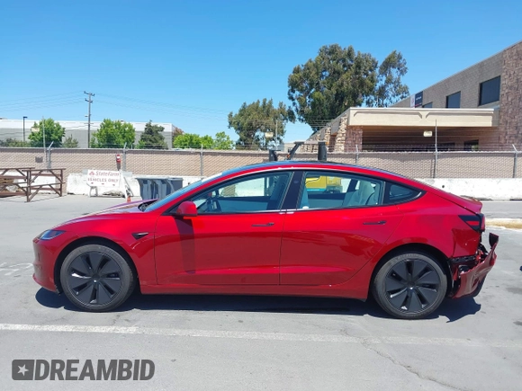 2025 Tesla Model 3 Long Range with VIN 5YJ3E1EA6SF917745, listed as a IAAI auction lot 42533673 with 7,305 mi miles and . Bid and sale history available at DreamBid. Image 14.