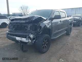 2018 Toyota Tundra 4WD SR5 with VIN 5TFDY5F14JX770184, listed as a IAAI auction lot 41303833 with 93,878 mi miles. Bid and sale history available at carsss.com. Image 17.