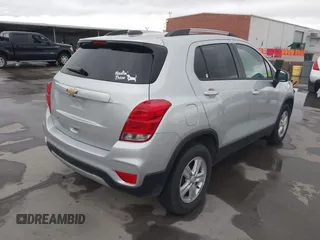 2021 Chevrolet Trax LT with VIN KL7CJPSM4MB374198, listed as a IAAI auction lot 41190073 with 68,733 mi miles and . Bid and sale history available at DreamBid. Image 4.