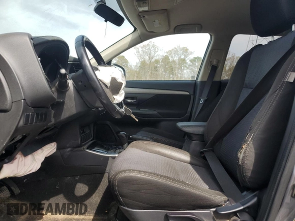 2017 Mitsubishi Outlander ES z VIN JA4AZ2A39HZ016343, wystawiony jako Copart lot #53660275 z przebiegiem 91 788 mil mil oraz Szkoda całkowita • Salvage title. Historia ofert i sprzedaży dostępna na DreamBid. Obrazek 7.