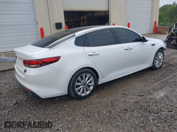 2018 Kia Optima LX z VIN 5XXGT4L3XJG246489, wystawiony jako IAAI lot #42107857 z przebiegiem 76 259 mil mil oraz . Historia ofert i sprzedaży dostępna na DreamBid. Obrazek 4.