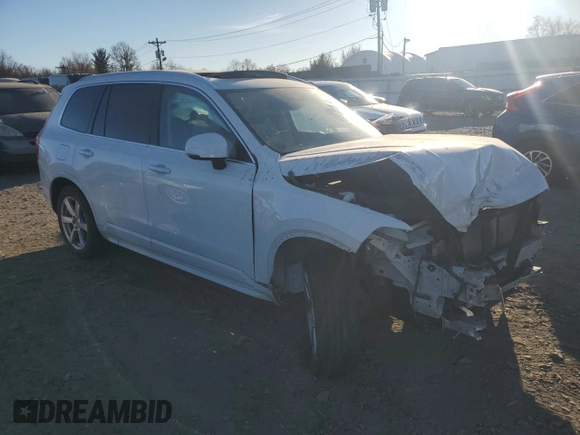 2022 Volvo XC90 Momentum with VIN YV4102CK3N1808886, listed as a Copart auction lot 80265444 with Not Provided miles and Salvage Title. Bid and sale history available at DreamBid. Image 4.