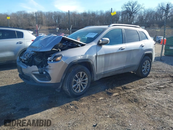 2019 Jeep Cherokee Latitude Plus with VIN 1C4PJMLB1KD166927, listed as a IAAI auction lot 41492327 with 113,869 mi miles. Bid and sale history available at carsss.com. Image 17.