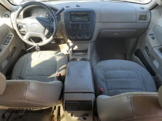 2003 Ford Explorer XLS z VIN 1FMZU62KX3ZB42588, wystawiony jako Copart lot #47582575 z przebiegiem 246 841 mil mil oraz Szkoda całkowita • Salvage title. Historia ofert i sprzedaży dostępna na DreamBid. Obrazek 8.