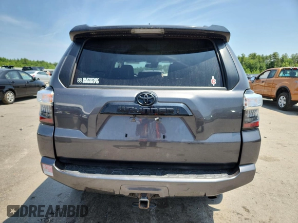 2020 Toyota 4Runner SR5 with VIN JTEBU5JR1L5810893, listed as a Copart auction lot 61157285 with 35,426 mi miles and Salvage title. Bid and sale history available at DreamBid. Image 6.