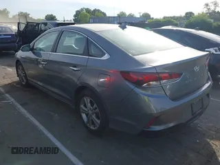 2018 Hyundai Sonata SEL z VIN 5NPE34AFXJH629342, wystawiony jako IAAI lot #42201503 z przebiegiem 122 664 mil mil oraz . Historia ofert i sprzedaży dostępna na DreamBid. Obrazek 3.
