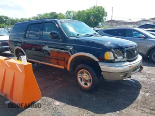 2002 Ford Expedition Eddie Bauer z VIN 1FMPU18L62LA76777, wystawiony jako IAAI lot #42718720 z przebiegiem Nie podano mil oraz . Historia ofert i sprzedaży dostępna na DreamBid. Obrazek 1.