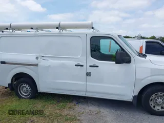 2020 Nissan NV Cargo SV z VIN 1N6BF0KM6LN800927, wystawiony jako IAAI lot #42027239 z przebiegiem 102 724 mil mil oraz . Historia ofert i sprzedaży dostępna na DreamBid. Obrazek 13.